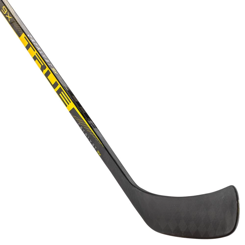 TRUE Catalyst 9X Grip Composite Hockey Stick - Intermediate 6 TRUE Catalyst 9X Grip Composite Hockey Stick - Intermediate - Image 4